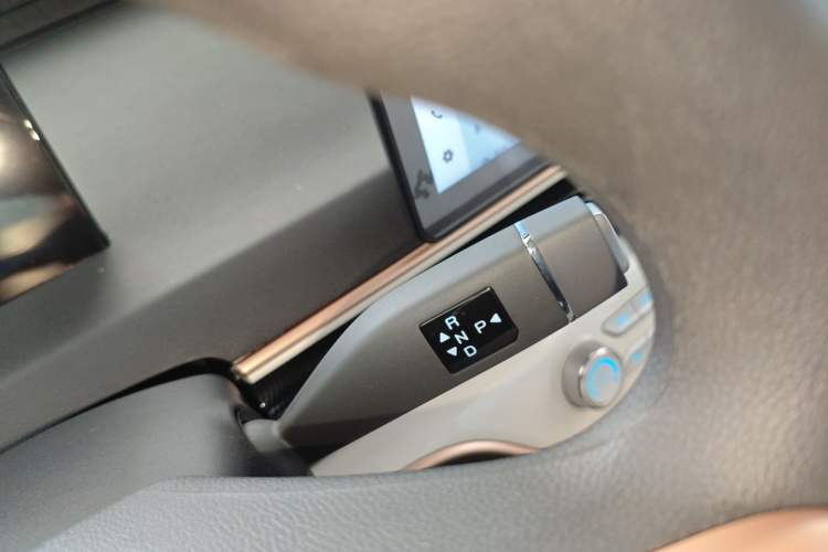 Used Cowin October 2025 Mate 300km Surfing Edition
