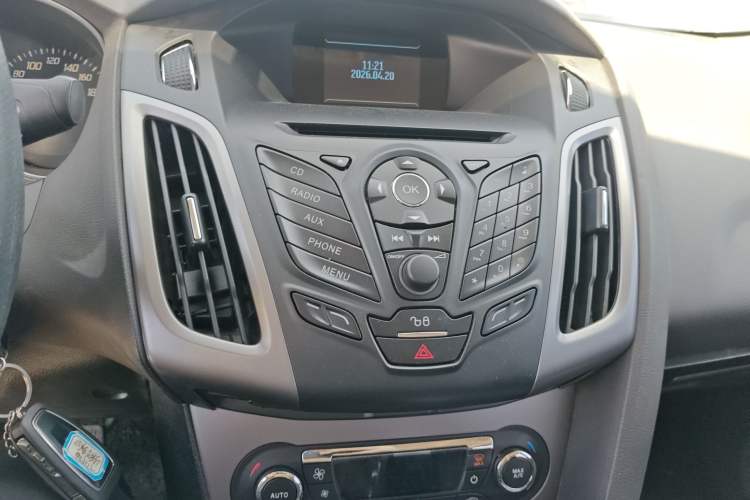 Used Ford Focus 2012 Sedan 1.6L Automatic Fashion Edition
