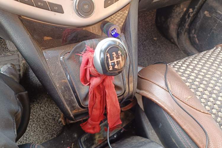 Used BYD S6 2014 2.0L Manual Luxury 5-Seater