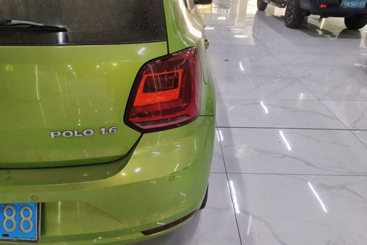 Used Volkswagen Polo 2014 1.6L Manual Comfort Edition
