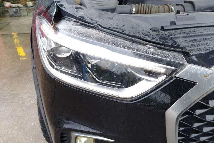 Used SAIC MAXUS D90 2017 2.0T Automatic All-Wheel Drive Sirius Right Front Headlight