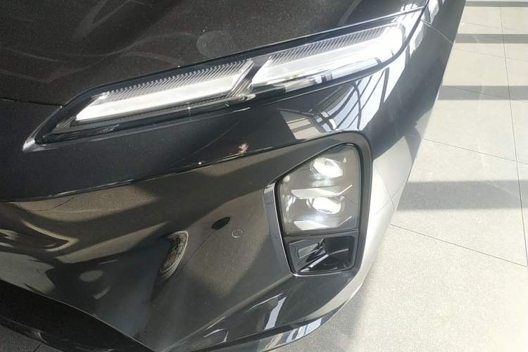 Used Nio ET5T 2025 75 kWh Touring Left Front Headlight