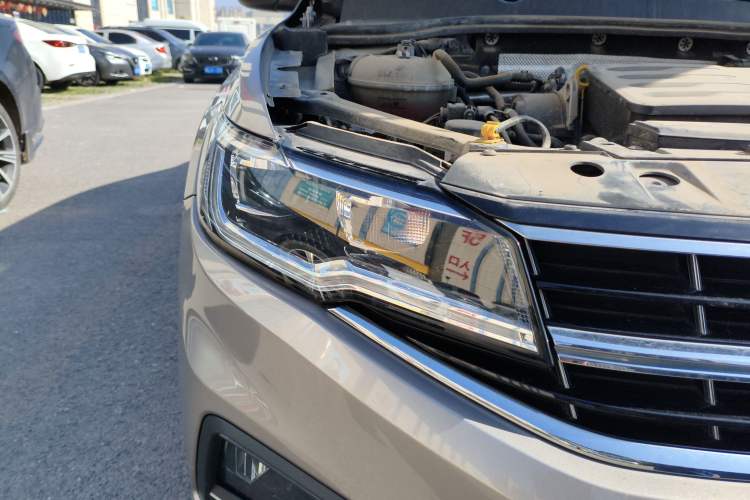 Used Volkswagen Bora 2020 1.5L Automatic Comfort Model Right Front Headlight