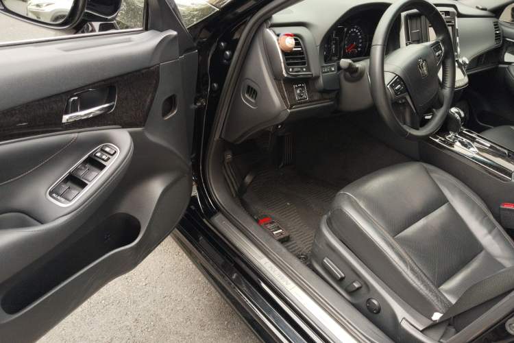 Used Toyota Crown 2018 2.0T Fashion Edition