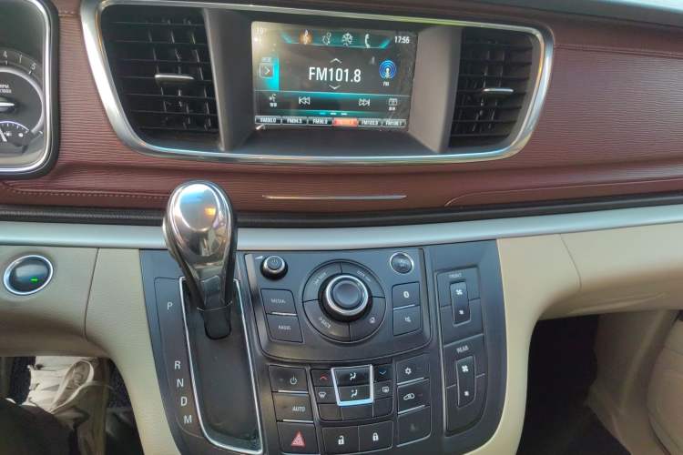 Used Buick GL8 2018 28T Luxury Model China VI Standard Audio And AC Panel