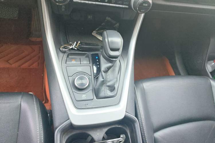 Used Toyota Wildlander 2020 Dual-Motor 2.5L E-CVT Four-Wheel Drive Luxury Edition
