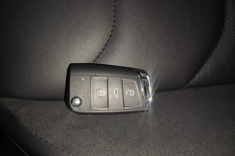 Used Volkswagen Tiguan L 2019 330TSI Automatic Two-Wheel Drive Panoramic Comfort Edition China V Standard
