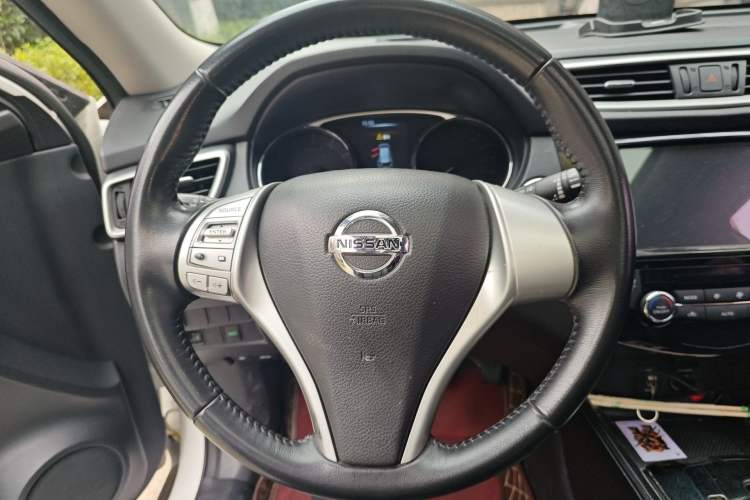 Used Nissan X-Trail 2015 2.0L CVT Comfort MAX Edition 2WD