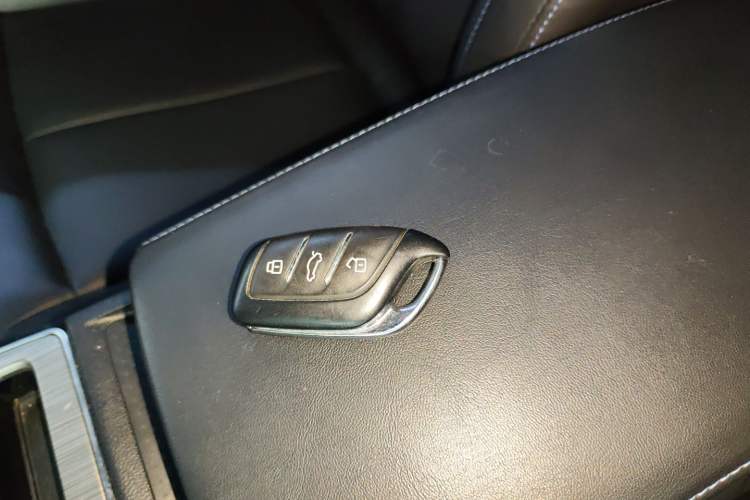 Used Roewe RX5 2023 PLUS 330TGI Automatic Trendsetting Smart Edition Vehicle Key