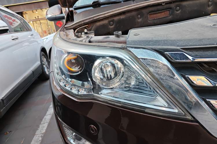 Used Baojun 560 2016 1.8L iAMT Elite Edition
