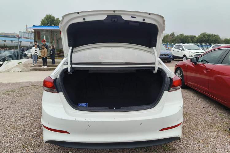 Used Hyundai Elantra (6th Generation / Lingdong) 2016 1.6L Automatic ZhiXuan – Elite Version