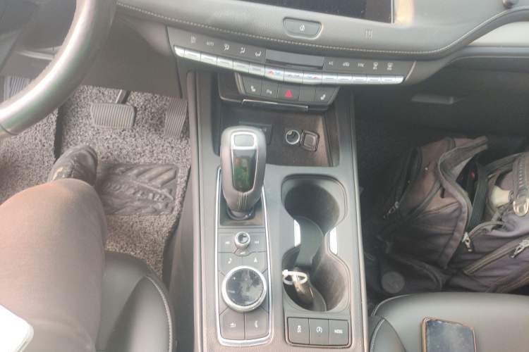 Used Cadillac XT4 2018 28T Two-Wheel Drive Leading Version
