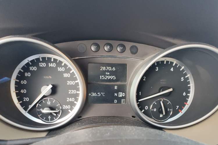 Used Mercedes-Benz R-Class 2010 R 350 L 4MATIC