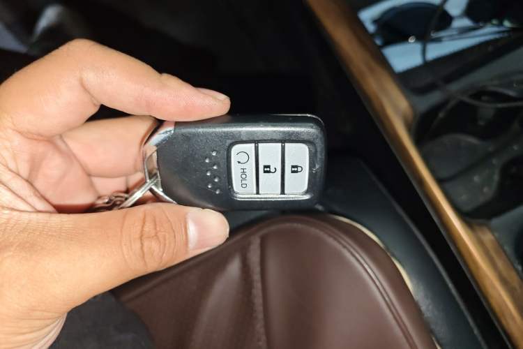 Used Honda CR-V 2017 240TURBO CVT Front-Wheel Drive Fashion Edition
