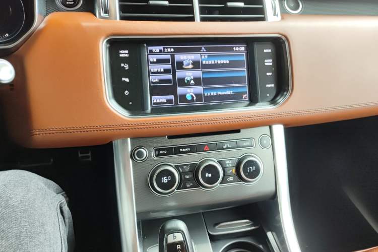 Used Land Rover Range Sport 2014 3.0 SC V6 HSE DYNAMIC Audio And AC Panel