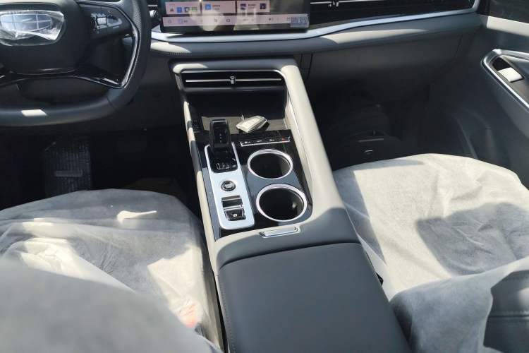 Used Geely Auto Emgrand X7 Sport 2026 Model 1.5TD Aspirational Gear Lever