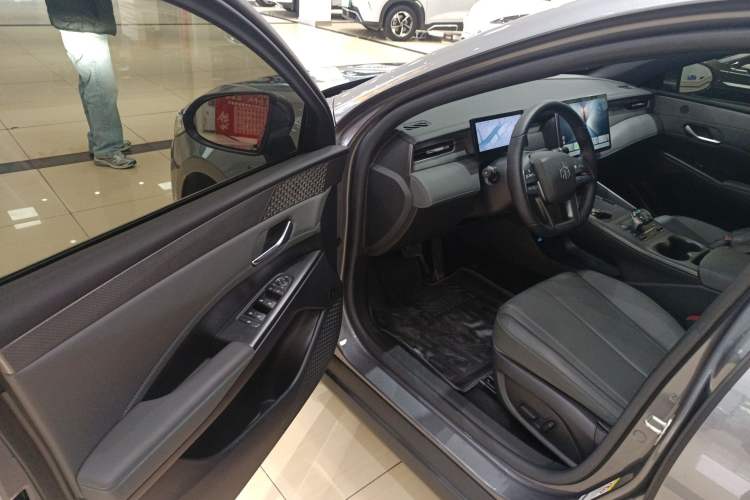 Used BYD Qin PLUS 2025 DM-i Smart Drive 120KM Superior Model