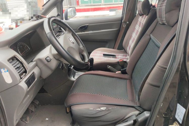 Used Dongfeng Shuaike 2011 1.5L Manual Standard Model 7 Seats China IV Standard Driver Seat