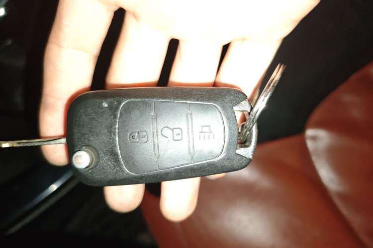 Used Land X8 2015 Explorer Edition 2.0T Diesel 4x4 Luxury Model Vehicle Key