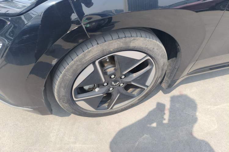 Used Wuling Xingguang 2024 Co-Creation Edition 510 Advanced Model Left Front Wheel Hub