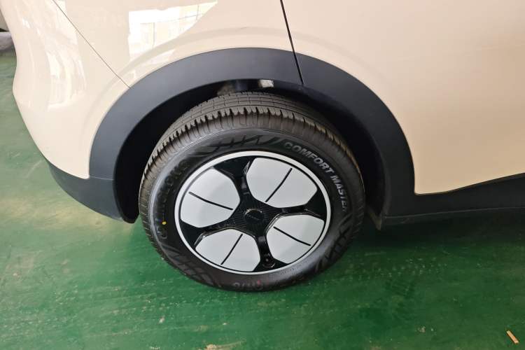 Used Geely Galaxy Geome 2025 310km Youth Edition Right Rear Wheel Hub