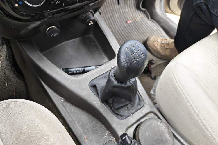 Used Wuling Rongguang V 2016 1.5L Standard Version
