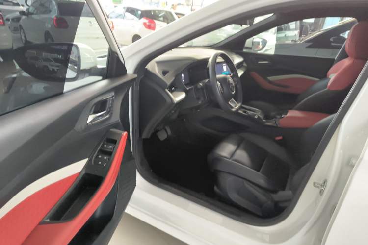 Used MG 5 2023 180 DVVT CVT Luxury Edition
