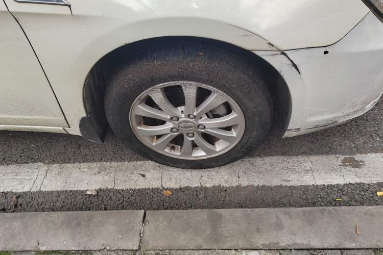 Used BYD G6 2013 1.5TI Manual Luxury Model