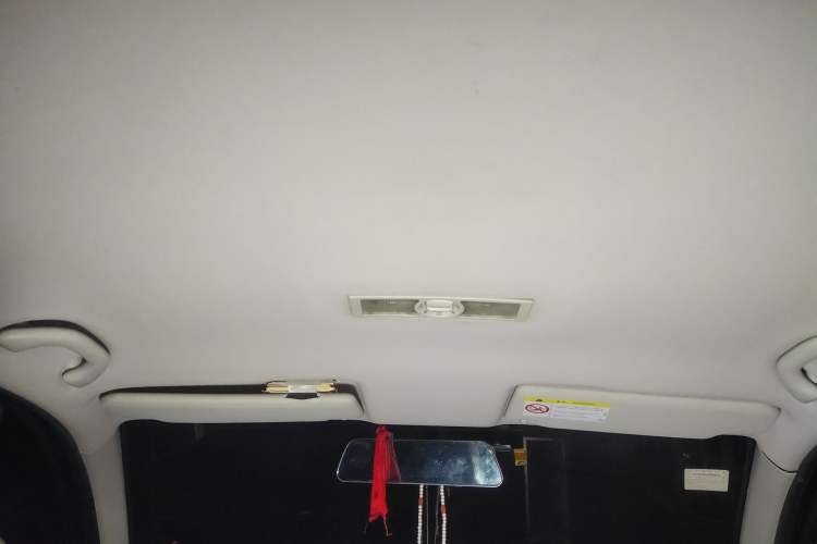 Used Volkswagen Lavida 2013 Revised Classic 1.6L Manual Fashion Edition Headliner