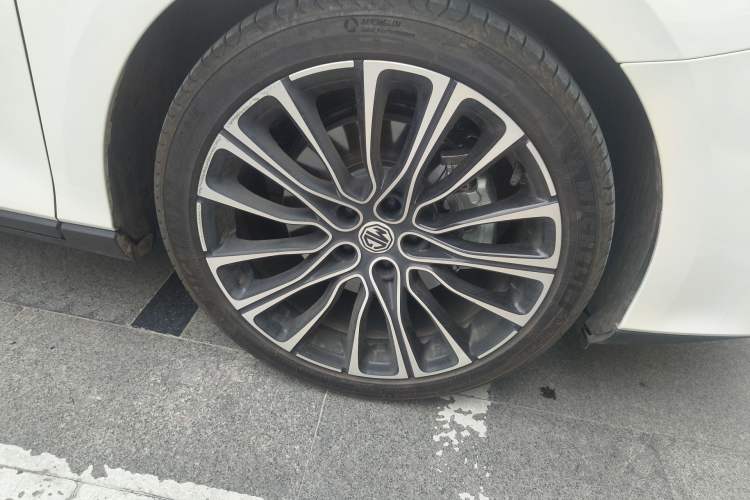 Used MG 7 2025 1.5T 300 DCT Elegant Edition