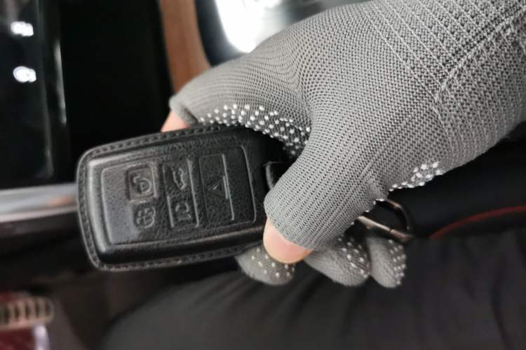 Used Land Rover Discovery Sport New Energy 2022 Facelifted P300e Plug-in Hybrid Electric Version Interior 1