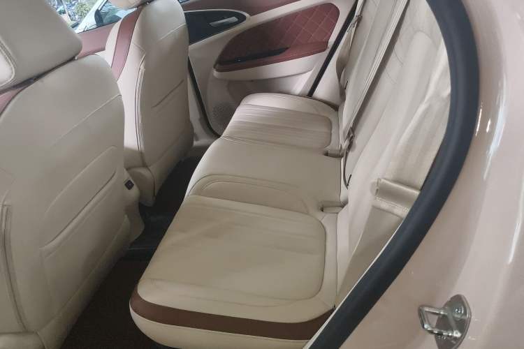 Used ORA Good Cat 2021 400km Standard Range Athena Edition Lithium-Ion Battery Left Rear Seat