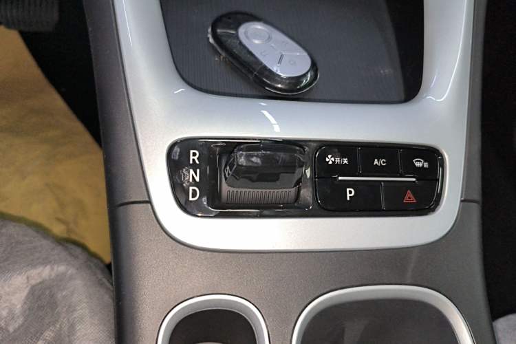 Used Geely Galaxy Geome 2026 Model 310km Youth Edition Gear Lever