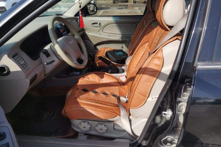 Used Hyundai MoInca 2009 1.8L Manual Comfort Edition GL Left Front Seat