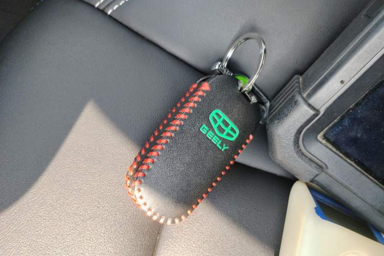 Used Geely Auto Emgrand X7 Sport 2018 1.8TD Automatic Two-Wheel Drive Smart Connect 4G Internet Edition