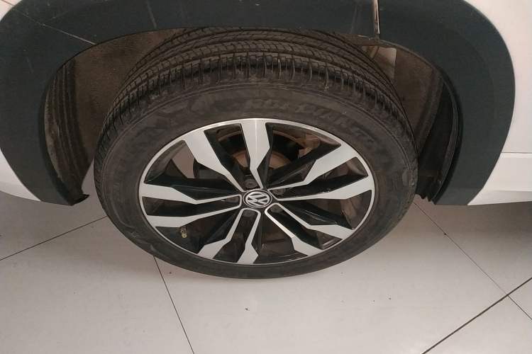 Used Volkswagen Tharu 2019 280TSI Two-Wheel Drive R-Line China VI Standard
