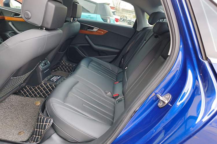 Used Audi A4L 2020 40 TFSI Fashionable and Elegant Model
