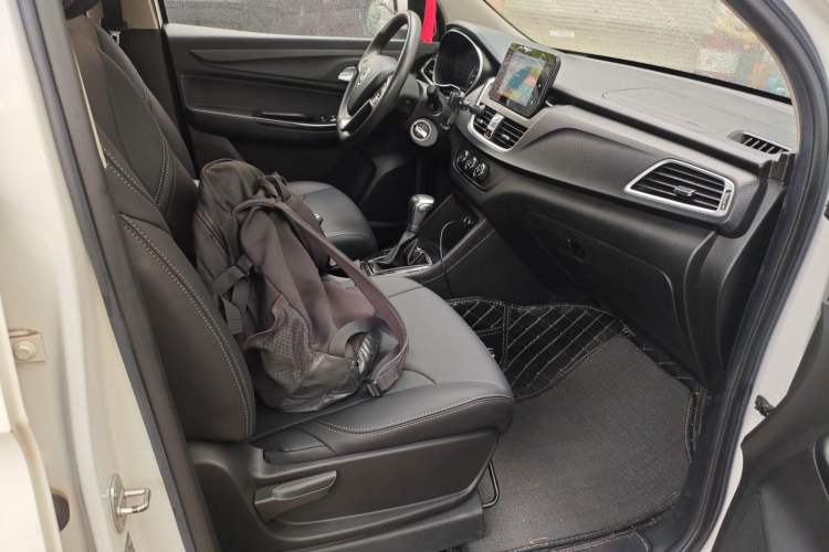 Used Baojun 730 2019 1.5T CVT Fashion Model 7 Seats China VI Emission Standard
