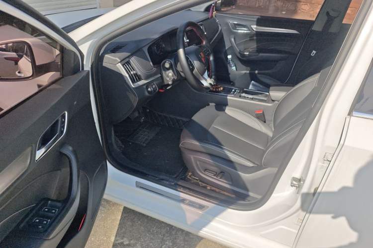 Used Roewe i6 2019 PLUS 1.6L CVT 4G Connected Flagship Deluxe Edition
