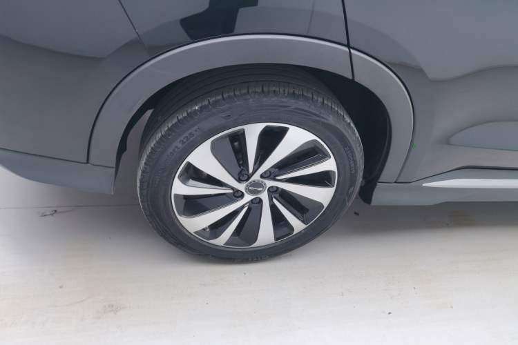 Used BYD Song PLUS New Energy 2024 HONOR Edition DM-i 71km Luxury Model Right Rear Wheel Hub