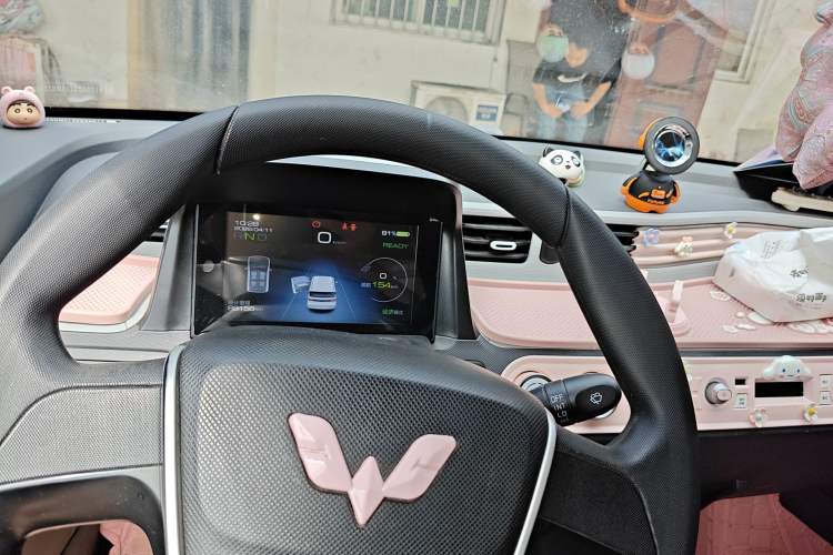 Used Wuling Hongguang MINIEV 2021 Macaron Premium Model – Lithium Iron Phosphate Audio And AC Panel