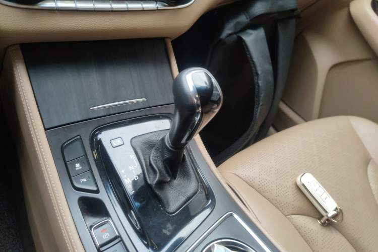 Used Baojun 730 2017 1.8L iAMT Prestige Version 7 Seats
