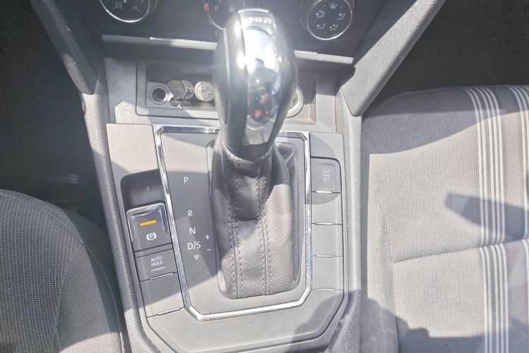 Used Volkswagen Lamando 2015 230TSI DSG Fashion Edition Gear Lever