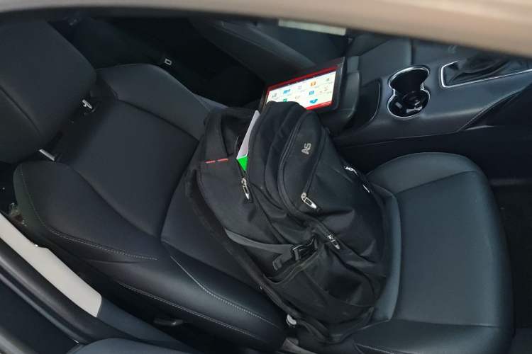 Used Toyota Venza 2022 Dual-Engine 2.5L CVT Two-Wheel Drive Luxury Edition