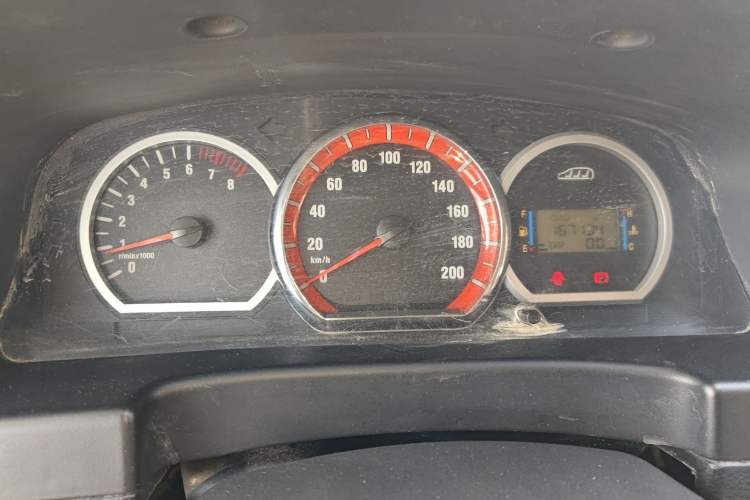 Used FORTHING Lingzhi 2013 M5 Q7 2.0L 7-Seater Long-Wheelbase Comfort Model
