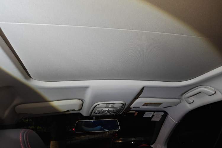 Used Haval H2s 2018 Red-Label 1.5T Dual-Clutch Elite Model Headliner