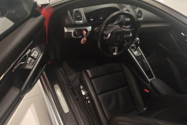 Used Porsche 718 2016 Cayman 2.0T