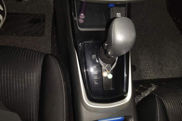 Used Nissan Tiida 2016 1.6L CVT Cool Dynamic Edition