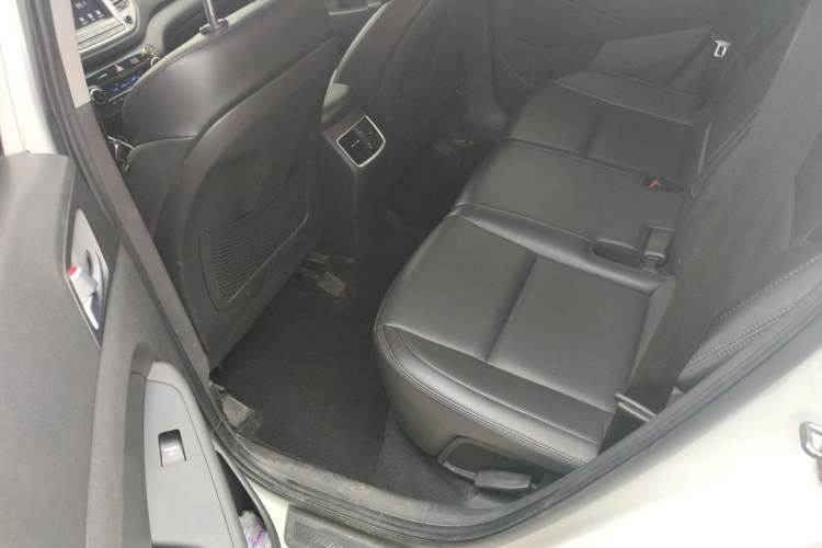 Used Hyundai Tucson 2018 1.6T Dual-Clutch Two-Wheel Drive 15th Anniversary Special Edition Left Rear Seat