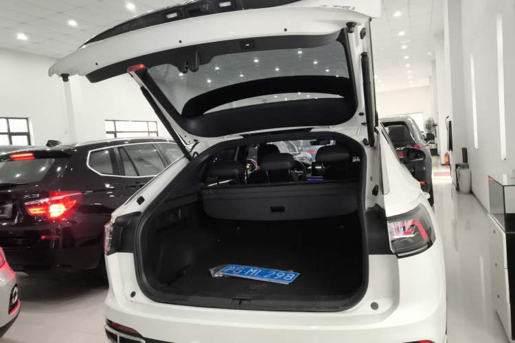 Used Volkswagen Tayron X 2023 Revised 380TSI Four-Wheel Drive Flagship Smart Edition Trunk